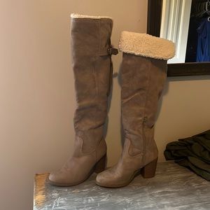 Sugar WINKIE Brown Fabric Fur Trim Side Zip Block Heel Knee High Boots Size 6